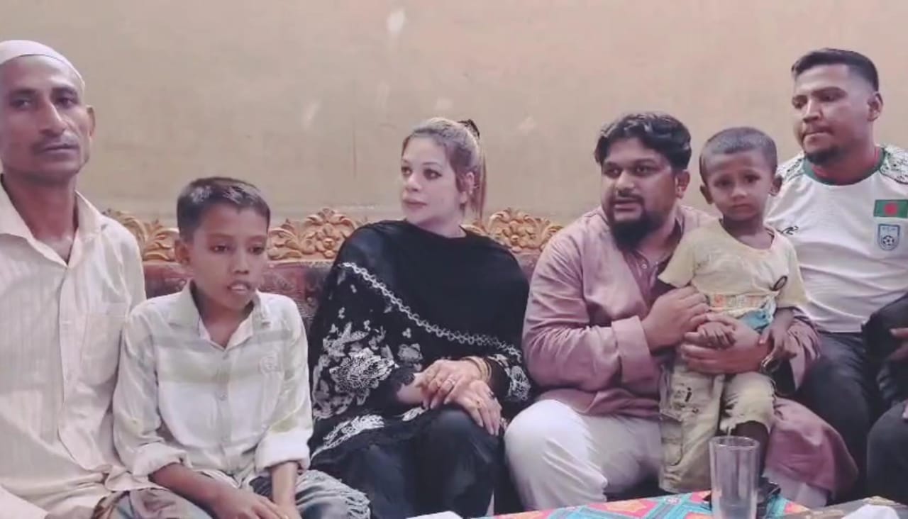 তারেক রহমানের নির্দেশে চন্দনাইশের  অসহায় জমির আলীর দুই অসুস্থ সন্তানের “তাৎক্ষণিক চিকিৎসার ব্যবস্থা “