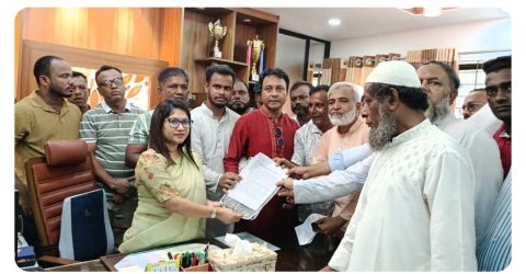 ডুমুরিয়া-রুদুরাকে আনোয়ারা সদর ইউনিয়নে অন্তর্ভুক্তির দাবিতে মানববন্ধন ও স্মারকলিপি পেশ