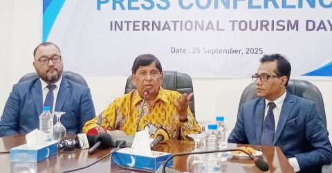 বিশ্ব পর্যটন দিবস পালন উপলক্ষে সংবাদ সম্মেলনে হাকিম আলী