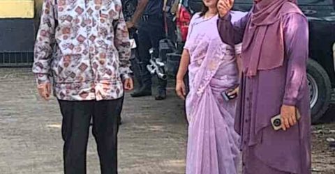 আনোয়ারায় প্রকল্প পরিদর্শনে খাদ্য উপদেষ্টা