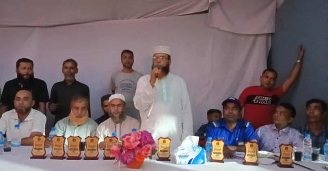 চট্টগ্রাম-১৩ আসনের জামায়াত প্রার্থী মাহমুদুল হাসানের পূজা মণ্ডপ পরিদর্শন