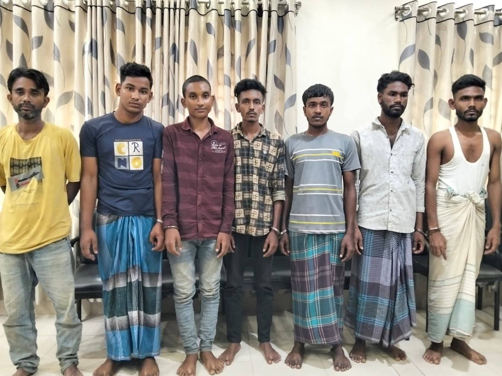 আনোয়ারায় ডাকাতির প্রস্তুতিকালে অস্ত্রসহ ৭ জন আটক