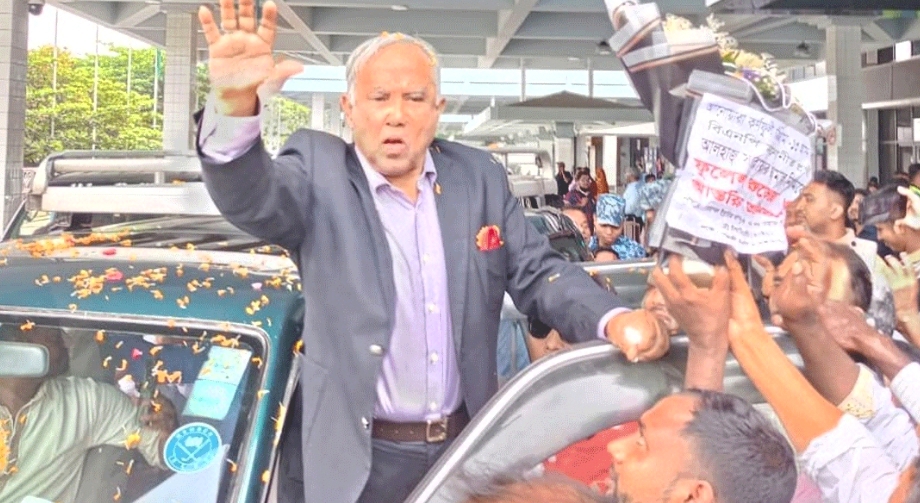 কোন বিচ্ছিন্নতা নই,আসুন ঐক্যবদ্ধ হয়ে কাজ করি : সরওয়ার নিজাম