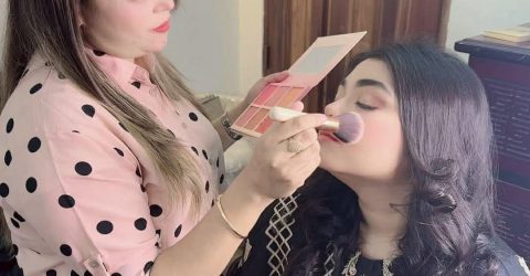 ছোটবেলা থেকেই মেকআপের প্রতি আগ্রহ ফাইজার