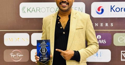 ঈদ লাইফস্টাইল ফ্যাশন রানওয়েতে সম্মাননায় রাকেশ রাকিব