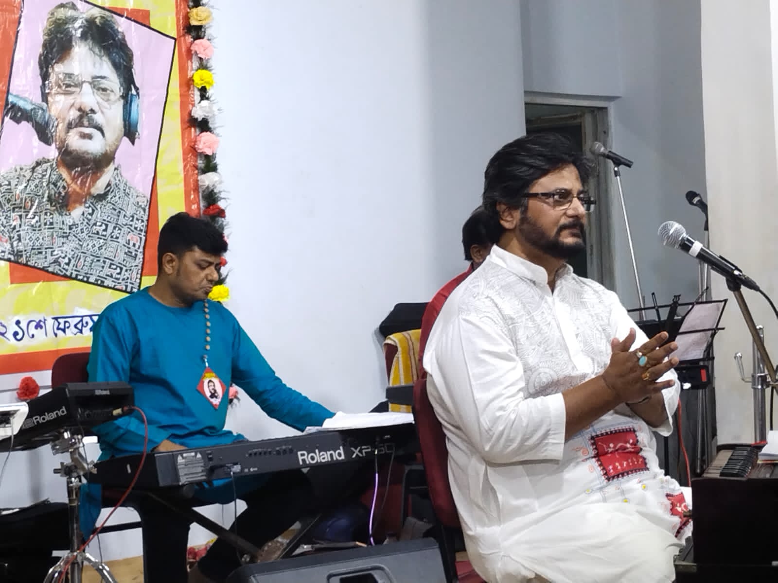 মাতৃভাষা দিবসে সঙ্গীতের মূর্ছনায় ৪০ বছরে পদার্পণ শান্তনু ভৌমিক এর