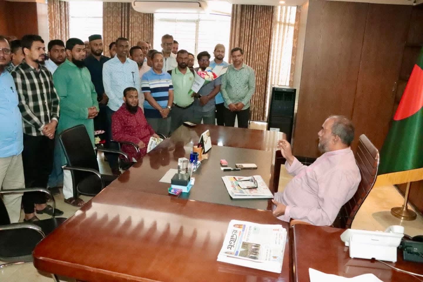 দায়িত্ব গ্রহণের পরদিনই শৃঙ্খলার বার্তা:সিলেট নগর ভবনে প্রশাসক