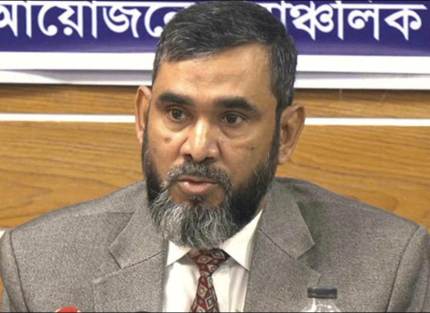 সাংবাদিক-পর্যবেক্ষকরা কেন্দ্রে মোবাইল ব্যবহার করতে পারবেন: ইসি