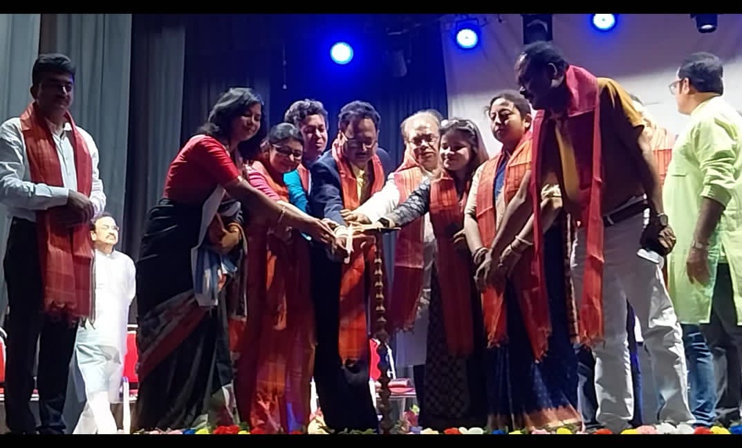 রঘুনাথগঞ্জ রবীন্দ্র ভবন মঞ্চে সংস্কৃতির আলোয় নাট্য উৎসব সম্পন্ন