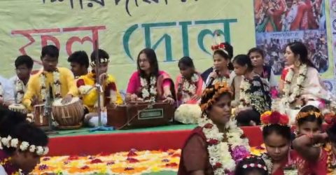 কলকাতা লাইট হাউস ফর দ্য ব্লাইন্ড স্কুল গ্রাউন্ডে প্রতিবন্ধী শিশুদের ফুলদোল উৎসব