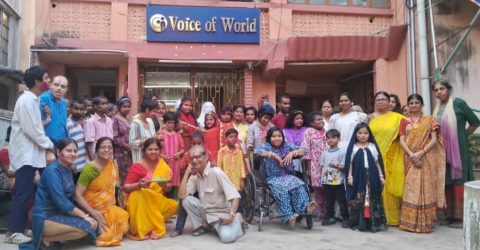 সখের বাজার স্কুলে দৃষ্টিহীন শিক্ষার্থীদের বসন্ত ও দোল উৎসব অনুষ্ঠিত