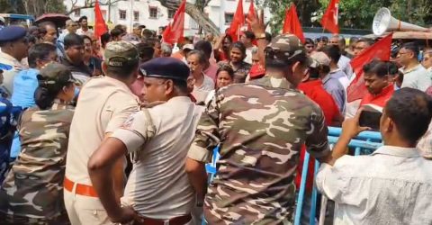 ব্যারাকপুর মহকুমা শাসকের অফিসে সিপিআইএম এর ডেপুটেশন