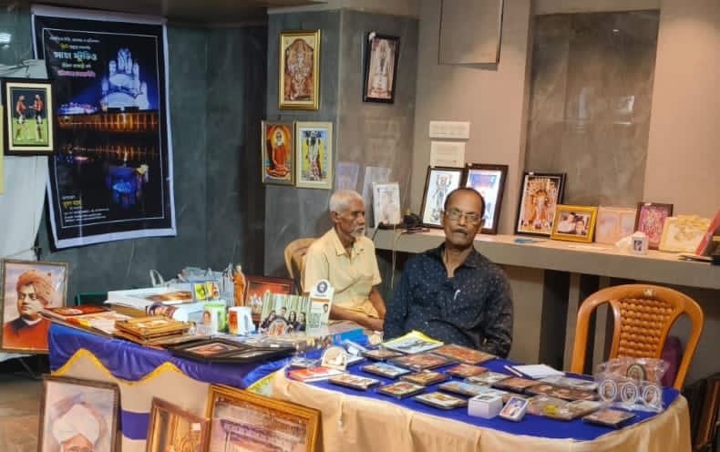 কলকাতার সোদপুর মারলিন ম্যাক্সিমাস এর প্রদশর্নী