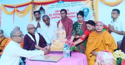 শাকপুরায় সঞ্জীব-মনিবালা বড়ুয়া স্মৃতি পরিষদের উদ্যেগে মঙ্গল সুত্রপাঠ-বুদ্ধ প্রতিবিম্বদান-সংঘদান-প্রান্তিক সন্মাননা অনুষ্ঠিত