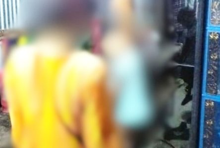 ওড়নায় ঝুলছিল মা-মেয়ের লাশ, পরিবারের দাবি হত্যা